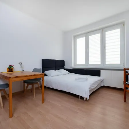 Apartament Uniwersytecka Standard By Bookinghost