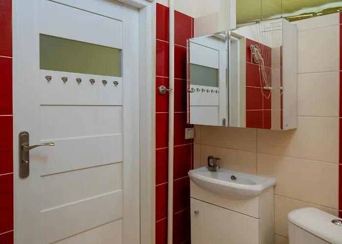 Uniwersytecka Standard By Bookinghost Łódź