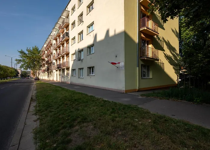 Uniwersytecka Standard By Bookinghost Łódź