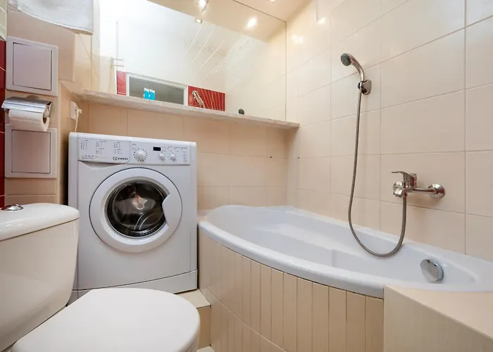 Uniwersytecka Standard By Bookinghost